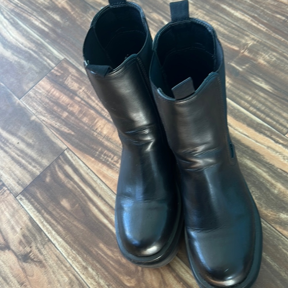 Chelsea boots